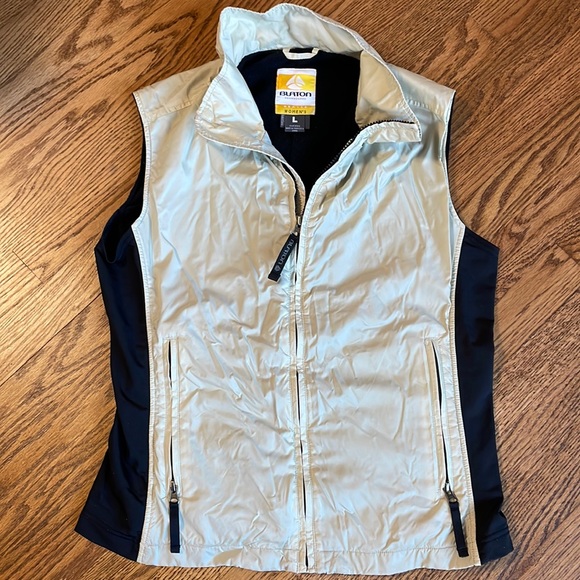 Woman’s Burton vest large - Picture 1 of 3